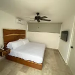Spacious And Comfortable Ph With Private Pool In Zama Apartamento