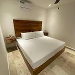 Spacious And Comfortable Ph With Private Pool In Zama Apartamento *
