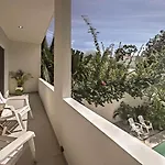 Casa Esmeralda W/ Pool Access & Furnished Patio! Tulum