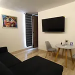 Brand-new Loft With Pool, Near And Nightlife Apartamento