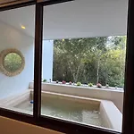Private Jacuzzi Jungle View In La Veleta *
