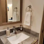 Apartamento Brand-new Loft With Pool, Near And Nightlife
