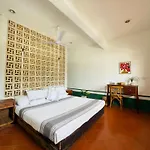 Centro, Party Hotel *