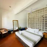 Centro, Party Hotel