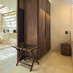 Jungle Villa Vogue-Featured Luxe Villa For 19