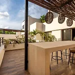 Elegant 6br Dual With 4 Private Pools & Concierge Villa *