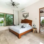 Elegant 6br Dual With 4 Private Pools & Concierge Tulum