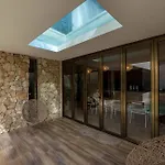 Villa Elegant 6br Dual With 4 Private Pools & Concierge *