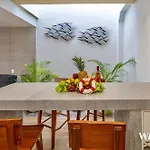 Villa Exclusive 3-bedroom House With A Large Roof Terrace And Private Pool