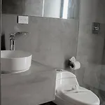 2 Bdrm-2 Baths For Groups & Music Lovers *