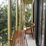 2 Bdrm-2 Baths Apartment For Groups & Music Lovers