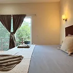 Nah 4*