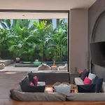 Maison Siscolino 4Bdrm W/ Swimup & Rooftop Pools