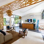 Hotel Zone - Private Jacuzzi & Free Beach Club