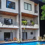 Jungle Ph Private Rooftop & Plunge Pool Ac Wifi Apartment *