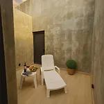 Penthouse With Private Pool, Balcony & Padel *