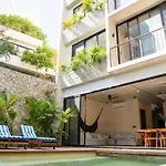 Villa Luxury 5 Bedroom Pool Tiki Bar & Outdoor Gym *