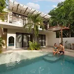 Modern Luxury Villa With Large Pool - Bbq Grill