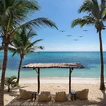 9Br Mantaray Hotel Soliman Bay Beachfront Villa