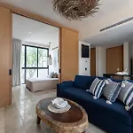 Oniric Apartahotel 4*