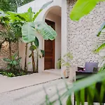 Luxury 5 Bedroom Pool Tiki Bar & Outdoor Gym * Tulum