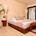 Loch Collection Apartahotel