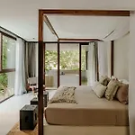 Jungle - Dual Pools & Fire Pit - Sleeps 16 Tulum