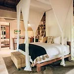 Jungle Sanctuary Wellness Retreat W Pool Bar