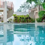 Loch Collection Apartahotel