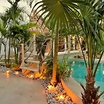 Villa Oasis Heated Private Pool Daily Housekeeping Prime Location