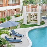 Loch Collection Apartahotel