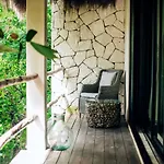 Jungle Sanctuary Wellness Retreat W Pool Bar *