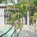 Oasis Heated Private Pool Daily Housekeeping Prime Location