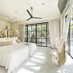 Villa Oasis Heated Private Pool Daily Housekeeping Prime Location *