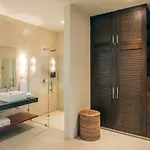 Jungle Sanctuary Wellness Retreat W Pool Bar