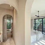 Oasis Heated Private Pool Daily Housekeeping Prime Location