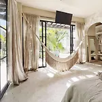 Oasis Heated Private Pool Daily Housekeeping Prime Location Villa *