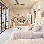 Oasis Heated Private Pool Daily Housekeeping Prime Location