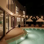 Jungle - Dual Pools & Fire Pit - Sleeps 16 Сasa de vacaciones *