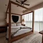 Oniric Apartahotel 4*