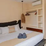 Luxury 5 Bedroom Pool Tiki Bar & Outdoor Gym