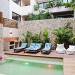 Luxury 5 Bedroom Pool Tiki Bar & Outdoor Gym Tulum