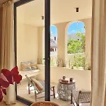 New Luxury Design Private Roof Pool Walkable