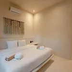 Stylish 1Br Retreat In Holistika With Private Pool