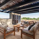 Una Luna By Luwii Stays