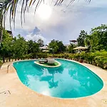Retreat With Cenote And Pool Tulum