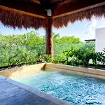 1br Retreat With Balcony And Wellness Amenities