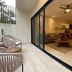 Apartamento 1br Retreat With Balcony And Wellness Amenities