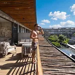 Modern 2Br Apartment With Pool & Gym