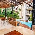 Modern Penthouse With Jacuzzi In Tulum, 2 Bedrooms Apartamento Tulum